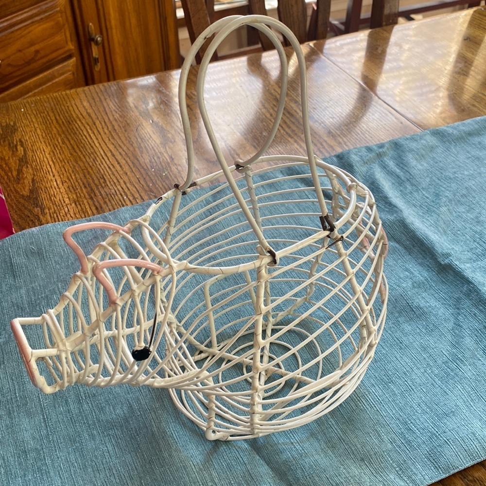 Vintage pig wire basket